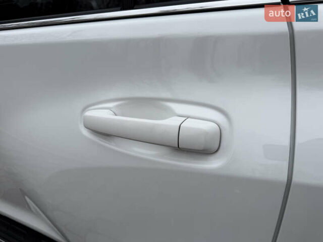 Белый Тойота Ленд Крузер Прадо, объемом двигателя 3.96 л и пробегом 50 тыс. км за 41999 $, фото 61 на Automoto.ua