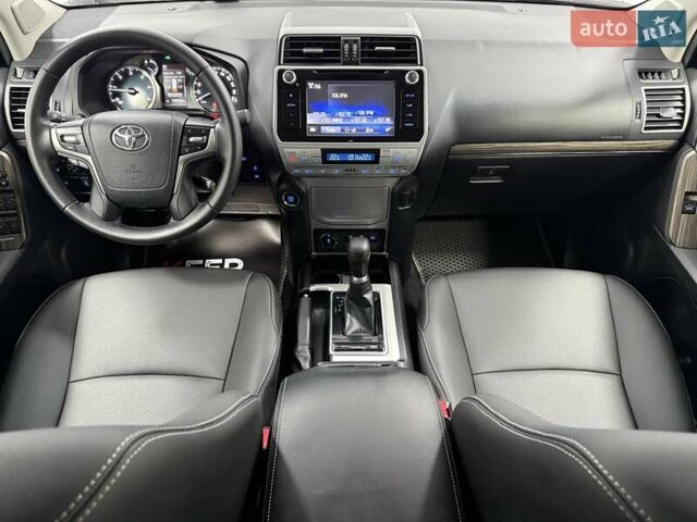 Білий Тойота Ленд Крузер Прадо, об'ємом двигуна 2.76 л та пробігом 139 тис. км за 43000 $, фото 25 на Automoto.ua