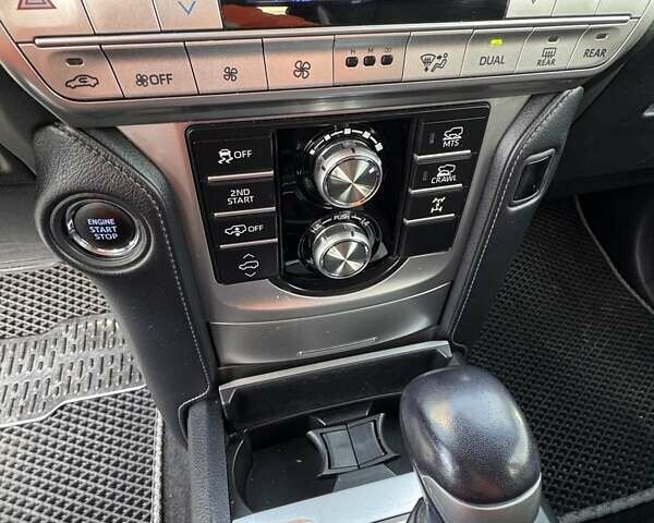 Белый Тойота Ленд Крузер Прадо, объемом двигателя 2.76 л и пробегом 130 тыс. км за 49599 $, фото 30 на Automoto.ua