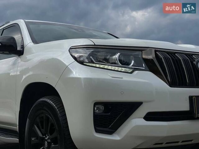 Тойота Ленд Крузер Прадо 2020 в Киеве на Automoto.ua Белый Тойота Ленд Крузер Прадо, объемом двигателя 3.96 л и пробегом 130 тыс. км за 44490 $, фото 7 на Automoto.ua