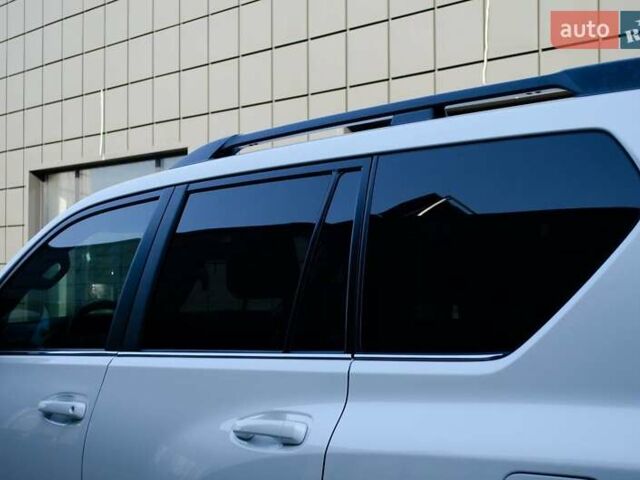 Белый Тойота Ленд Крузер Прадо, объемом двигателя 3.96 л и пробегом 42 тыс. км за 46500 $, фото 58 на Automoto.ua