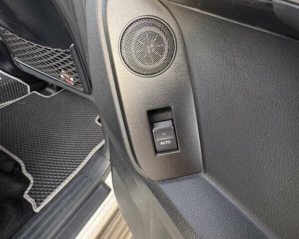 Белый Тойота Ленд Крузер Прадо, объемом двигателя 2.76 л и пробегом 130 тыс. км за 49599 $, фото 13 на Automoto.ua