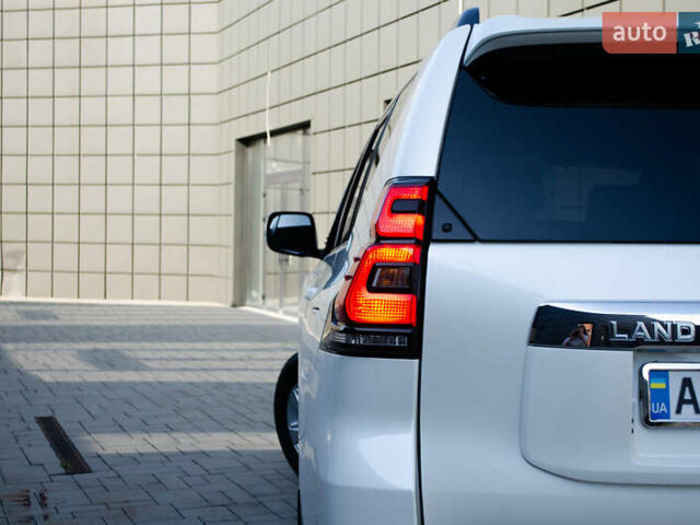 Белый Тойота Ленд Крузер Прадо, объемом двигателя 3.96 л и пробегом 42 тыс. км за 46500 $, фото 56 на Automoto.ua