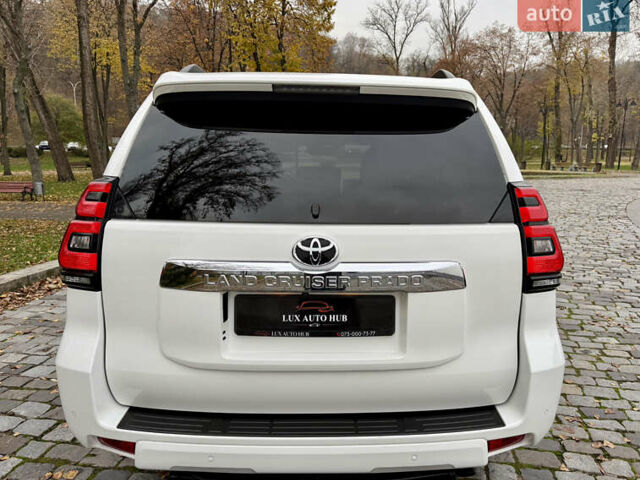 Белый Тойота Ленд Крузер Прадо, объемом двигателя 3.96 л и пробегом 50 тыс. км за 41999 $, фото 52 на Automoto.ua