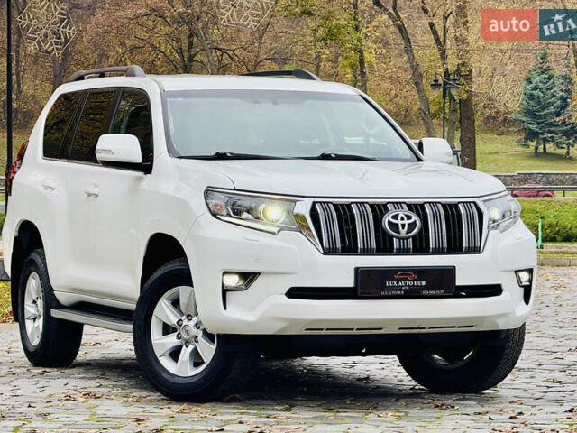 Белый Тойота Ленд Крузер Прадо, объемом двигателя 3.96 л и пробегом 50 тыс. км за 41999 $, фото 26 на Automoto.ua