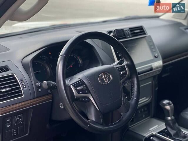 Тойота Ленд Крузер Прадо 2020 в Киеве на Automoto.ua Белый Тойота Ленд Крузер Прадо, объемом двигателя 3.96 л и пробегом 130 тыс. км за 44490 $, фото 14 на Automoto.ua