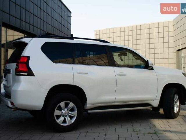 Белый Тойота Ленд Крузер Прадо, объемом двигателя 3.96 л и пробегом 42 тыс. км за 46500 $, фото 8 на Automoto.ua