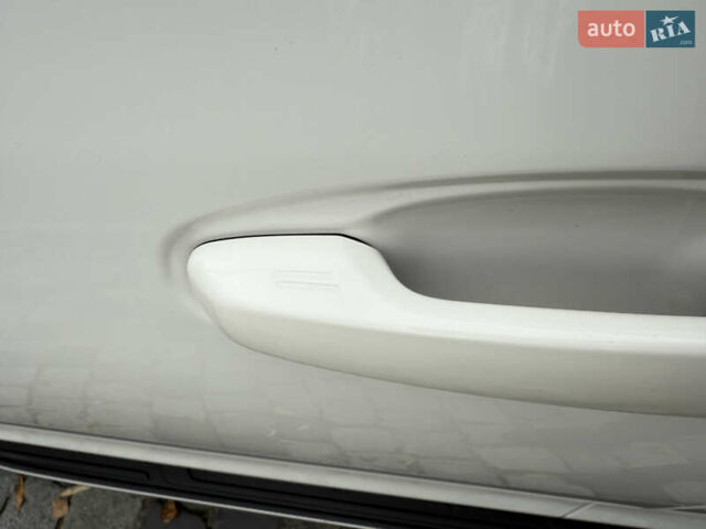 Белый Тойота Ленд Крузер Прадо, объемом двигателя 3.96 л и пробегом 50 тыс. км за 41999 $, фото 60 на Automoto.ua