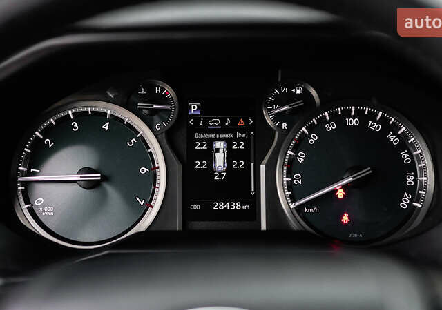 Белый Тойота Ленд Крузер Прадо, объемом двигателя 4 л и пробегом 28 тыс. км за 39990 $, фото 24 на Automoto.ua