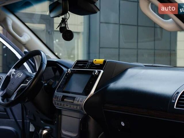 Белый Тойота Ленд Крузер Прадо, объемом двигателя 3.96 л и пробегом 42 тыс. км за 46500 $, фото 36 на Automoto.ua