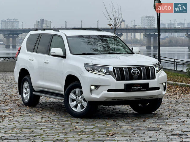 Белый Тойота Ленд Крузер Прадо, объемом двигателя 3.96 л и пробегом 50 тыс. км за 41999 $, фото 176 на Automoto.ua