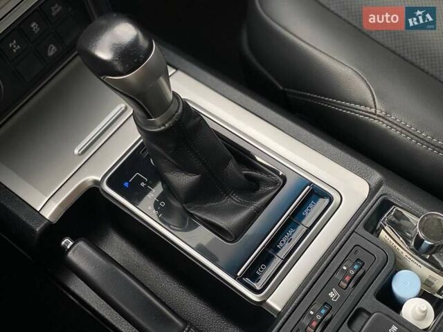 Тойота Ленд Крузер Прадо 2020 в Киеве на Automoto.ua Белый Тойота Ленд Крузер Прадо, объемом двигателя 3.96 л и пробегом 130 тыс. км за 44490 $, фото 37 на Automoto.ua