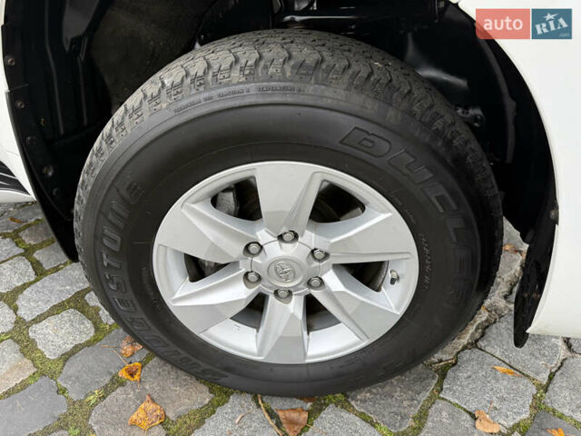 Белый Тойота Ленд Крузер Прадо, объемом двигателя 3.96 л и пробегом 50 тыс. км за 41999 $, фото 33 на Automoto.ua