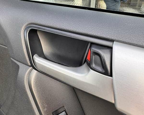 Белый Тойота Ленд Крузер Прадо, объемом двигателя 2.76 л и пробегом 130 тыс. км за 49599 $, фото 34 на Automoto.ua