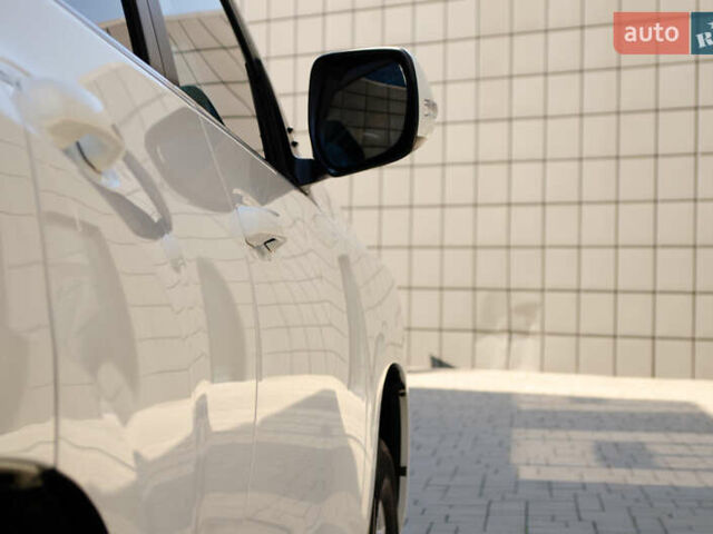 Белый Тойота Ленд Крузер Прадо, объемом двигателя 3.96 л и пробегом 42 тыс. км за 46500 $, фото 65 на Automoto.ua