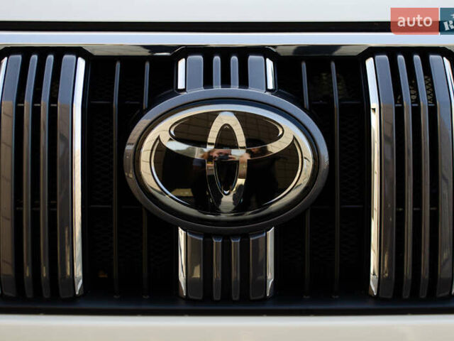 Белый Тойота Ленд Крузер Прадо, объемом двигателя 3.96 л и пробегом 42 тыс. км за 46500 $, фото 21 на Automoto.ua