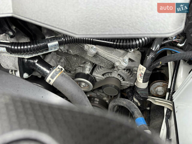 Белый Тойота Ленд Крузер Прадо, объемом двигателя 3.96 л и пробегом 50 тыс. км за 41999 $, фото 118 на Automoto.ua