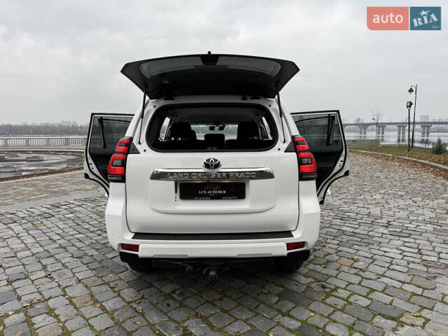 Белый Тойота Ленд Крузер Прадо, объемом двигателя 3.96 л и пробегом 50 тыс. км за 41999 $, фото 112 на Automoto.ua