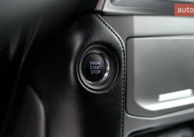 Белый Тойота Ленд Крузер Прадо, объемом двигателя 4 л и пробегом 28 тыс. км за 39990 $, фото 25 на Automoto.ua