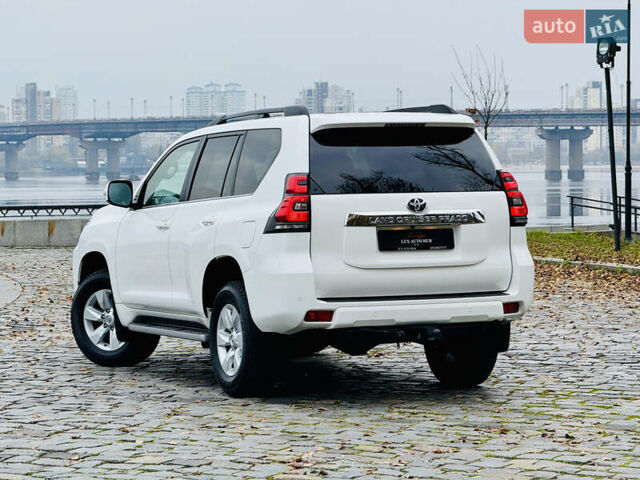 Белый Тойота Ленд Крузер Прадо, объемом двигателя 3.96 л и пробегом 50 тыс. км за 41999 $, фото 29 на Automoto.ua