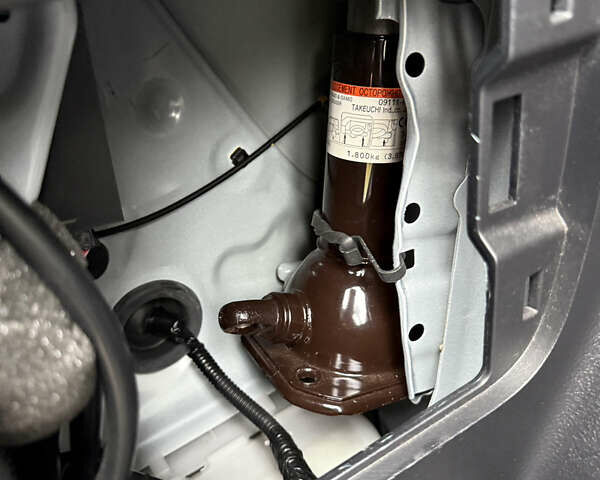 Белый Тойота Ленд Крузер Прадо, объемом двигателя 3.96 л и пробегом 50 тыс. км за 41999 $, фото 121 на Automoto.ua