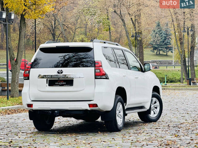 Белый Тойота Ленд Крузер Прадо, объемом двигателя 3.96 л и пробегом 50 тыс. км за 41999 $, фото 191 на Automoto.ua