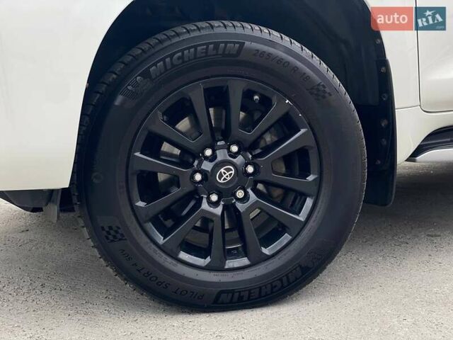 Тойота Ленд Крузер Прадо 2020 в Киеве на Automoto.ua Белый Тойота Ленд Крузер Прадо, объемом двигателя 3.96 л и пробегом 130 тыс. км за 44490 $, фото 3 на Automoto.ua