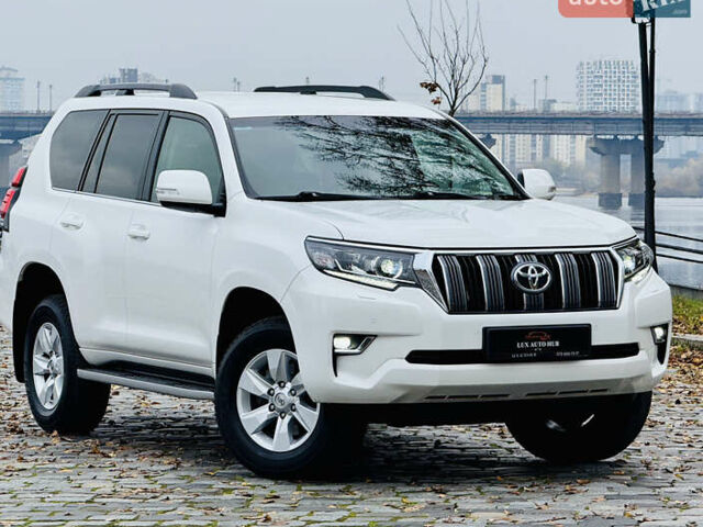 Белый Тойота Ленд Крузер Прадо, объемом двигателя 3.96 л и пробегом 50 тыс. км за 41999 $, фото 175 на Automoto.ua