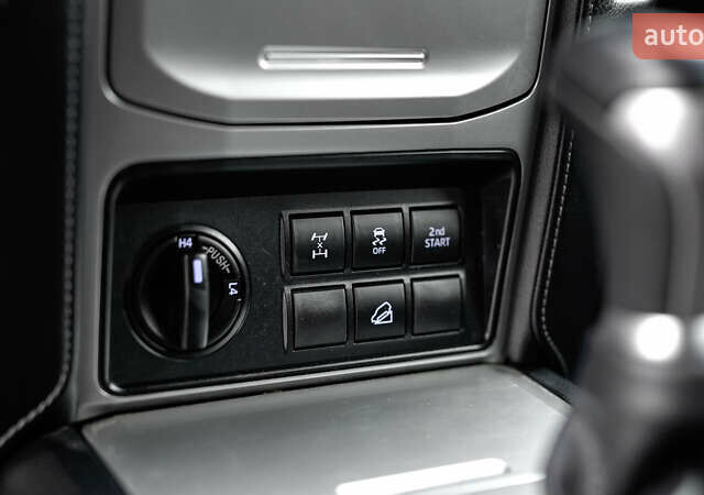 Белый Тойота Ленд Крузер Прадо, объемом двигателя 4 л и пробегом 28 тыс. км за 39990 $, фото 29 на Automoto.ua