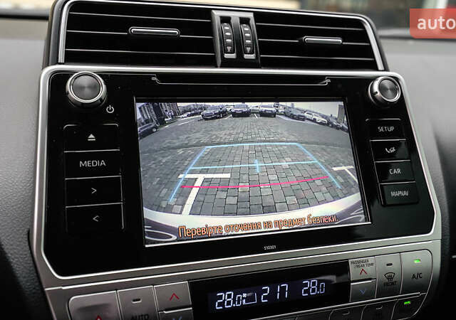 Белый Тойота Ленд Крузер Прадо, объемом двигателя 4 л и пробегом 28 тыс. км за 39990 $, фото 27 на Automoto.ua