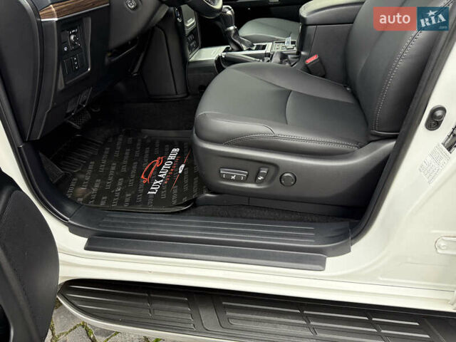 Белый Тойота Ленд Крузер Прадо, объемом двигателя 3.96 л и пробегом 50 тыс. км за 41999 $, фото 87 на Automoto.ua