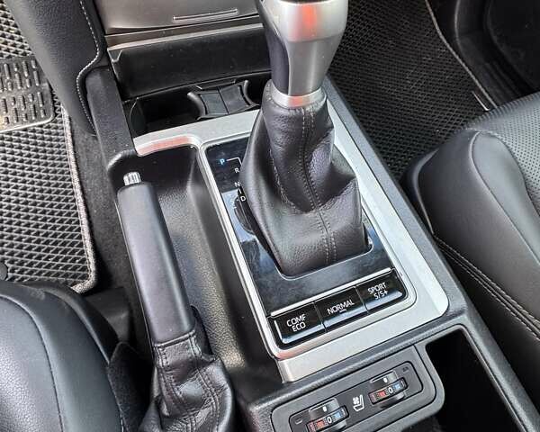 Белый Тойота Ленд Крузер Прадо, объемом двигателя 2.76 л и пробегом 130 тыс. км за 49599 $, фото 31 на Automoto.ua