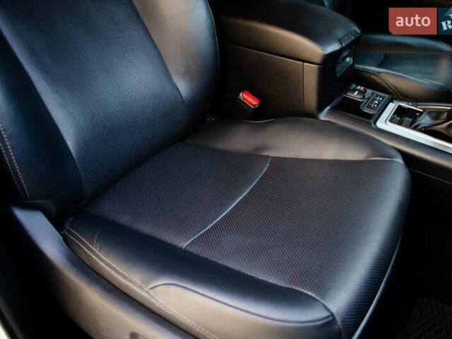 Белый Тойота Ленд Крузер Прадо, объемом двигателя 3.96 л и пробегом 42 тыс. км за 46500 $, фото 48 на Automoto.ua