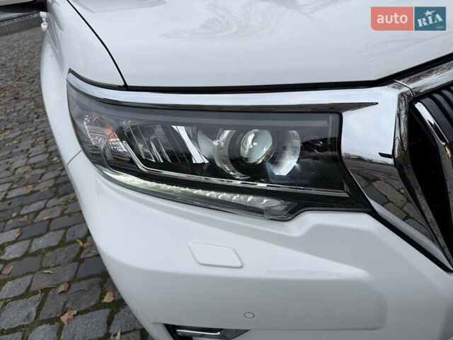 Белый Тойота Ленд Крузер Прадо, объемом двигателя 3.96 л и пробегом 50 тыс. км за 41999 $, фото 70 на Automoto.ua