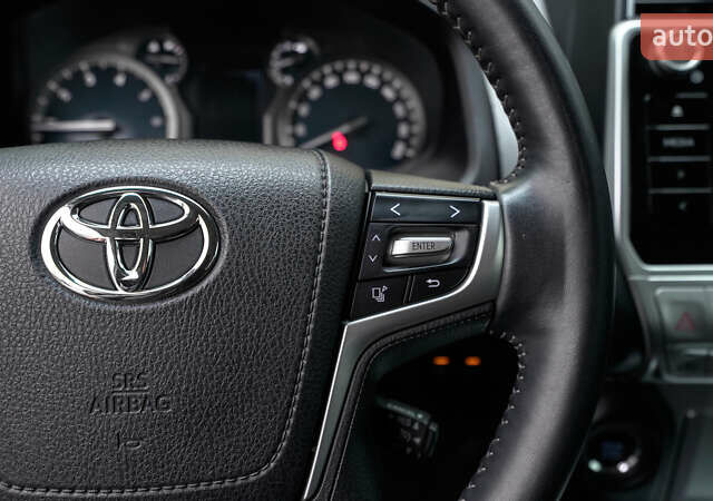 Белый Тойота Ленд Крузер Прадо, объемом двигателя 4 л и пробегом 28 тыс. км за 39990 $, фото 20 на Automoto.ua