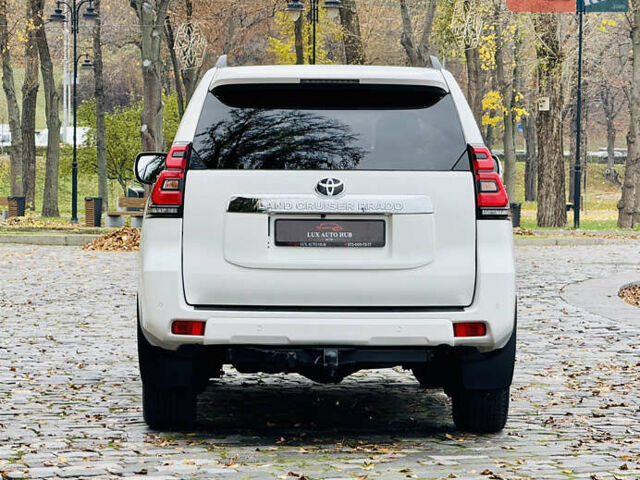 Белый Тойота Ленд Крузер Прадо, объемом двигателя 3.96 л и пробегом 50 тыс. км за 41999 $, фото 182 на Automoto.ua