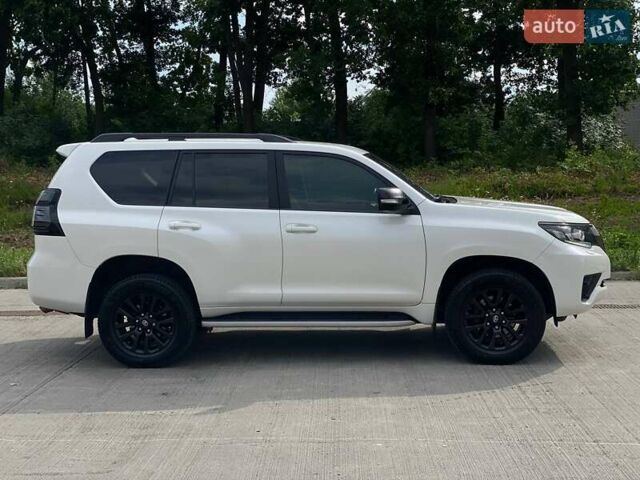 Тойота Ленд Крузер Прадо 2020 в Киеве на Automoto.ua Белый Тойота Ленд Крузер Прадо, объемом двигателя 3.96 л и пробегом 130 тыс. км за 44490 $, фото 11 на Automoto.ua