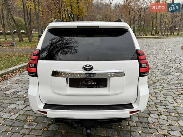 Белый Тойота Ленд Крузер Прадо, объемом двигателя 3.96 л и пробегом 50 тыс. км за 41999 $, фото 47 на Automoto.ua