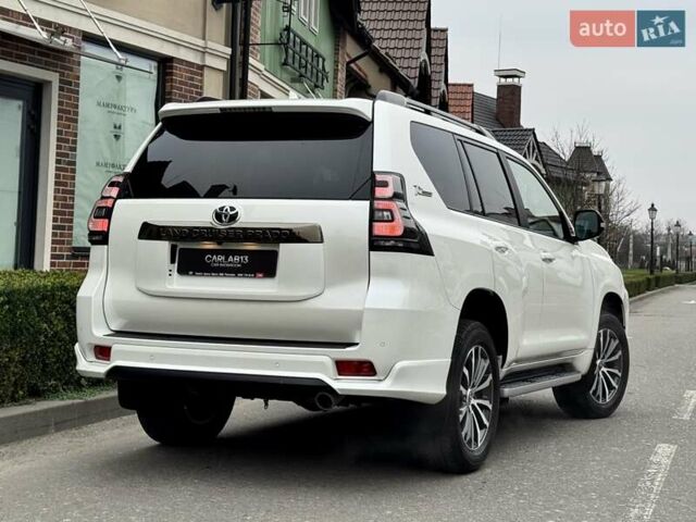 Белый Тойота Ленд Крузер Прадо, объемом двигателя 3.96 л и пробегом 43 тыс. км за 56500 $, фото 8 на Automoto.ua