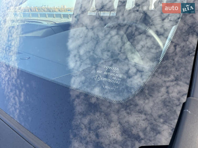 Белый Тойота Ленд Крузер Прадо, объемом двигателя 4 л и пробегом 22 тыс. км за 54999 $, фото 49 на Automoto.ua