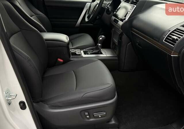 Белый Тойота Ленд Крузер Прадо, объемом двигателя 3.96 л и пробегом 78 тыс. км за 43500 $, фото 16 на Automoto.ua