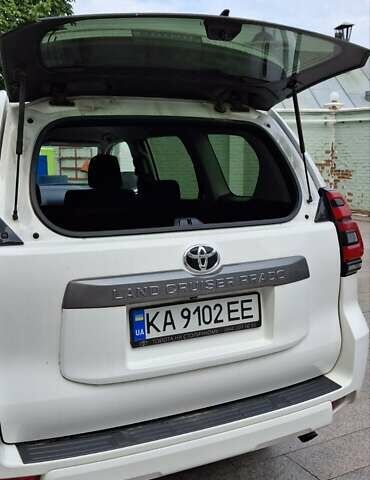 Белый Тойота Ленд Крузер Прадо, объемом двигателя 2.69 л и пробегом 73 тыс. км за 35000 $, фото 5 на Automoto.ua