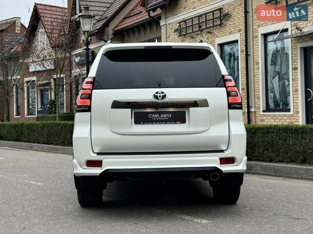 Белый Тойота Ленд Крузер Прадо, объемом двигателя 3.96 л и пробегом 43 тыс. км за 56500 $, фото 11 на Automoto.ua