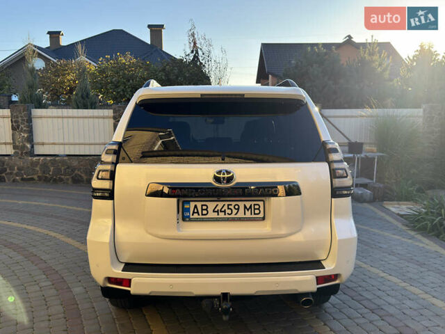 Белый Тойота Ленд Крузер Прадо, объемом двигателя 3.96 л и пробегом 80 тыс. км за 47500 $, фото 4 на Automoto.ua