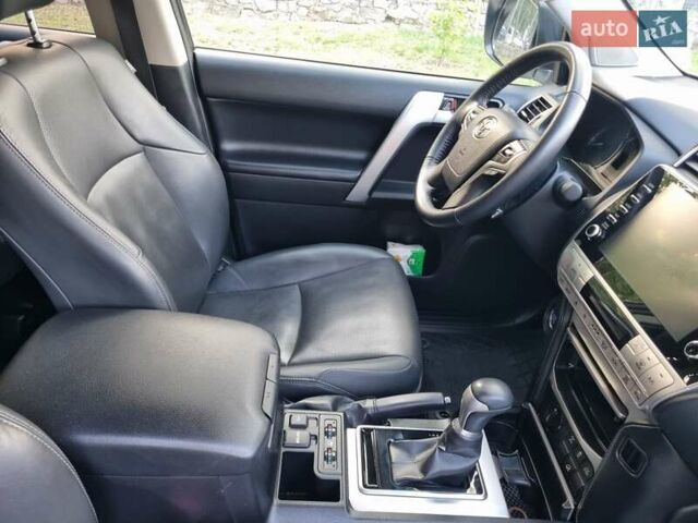 Белый Тойота Ленд Крузер Прадо, объемом двигателя 3.96 л и пробегом 108 тыс. км за 46000 $, фото 30 на Automoto.ua