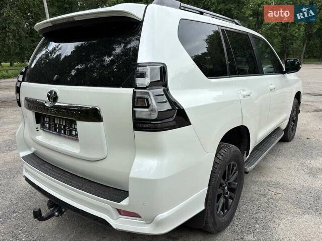 Тойота Ленд Крузер Прадо 2021 в Сумах на Automoto.ua Белый Тойота Ленд Крузер Прадо, объемом двигателя 3.96 л и пробегом 45 тыс. км за 53499 $, фото 12 на Automoto.ua
