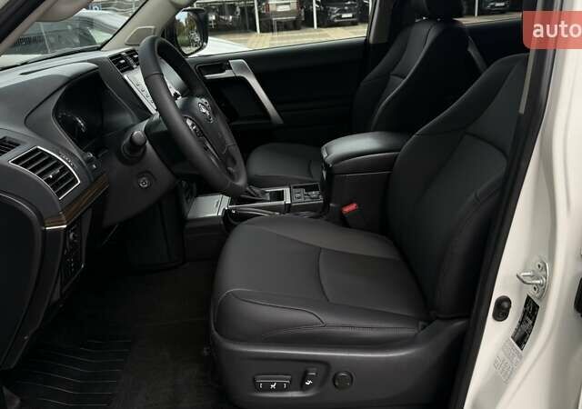 Белый Тойота Ленд Крузер Прадо, объемом двигателя 3.96 л и пробегом 78 тыс. км за 43500 $, фото 6 на Automoto.ua