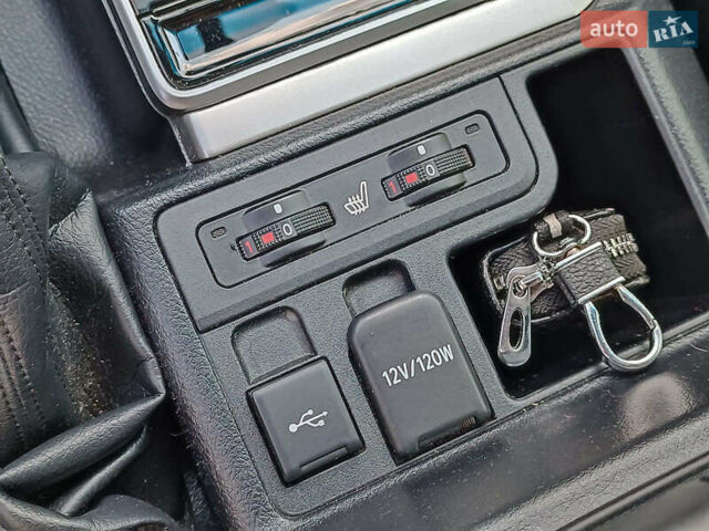 Белый Тойота Ленд Крузер Прадо, объемом двигателя 4 л и пробегом 46 тыс. км за 42990 $, фото 28 на Automoto.ua