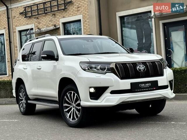 Белый Тойота Ленд Крузер Прадо, объемом двигателя 3.96 л и пробегом 43 тыс. км за 56500 $, фото 4 на Automoto.ua