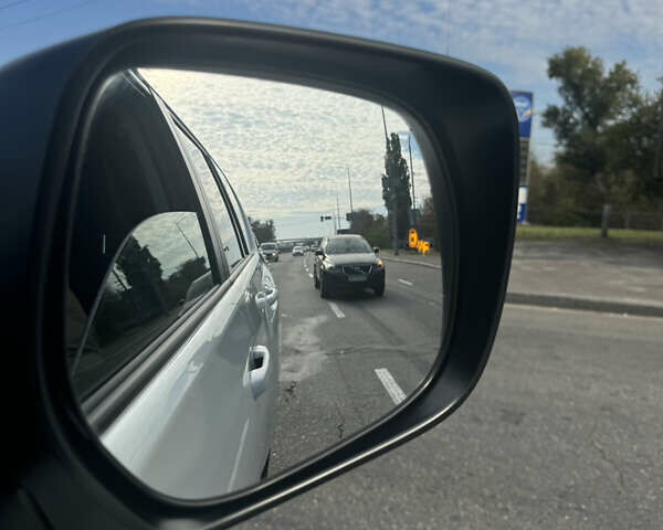 Белый Тойота Ленд Крузер Прадо, объемом двигателя 4 л и пробегом 22 тыс. км за 54999 $, фото 198 на Automoto.ua